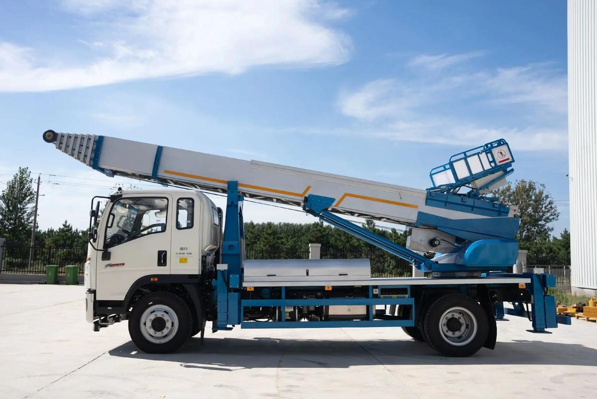 玉田县云梯上料车租赁费用